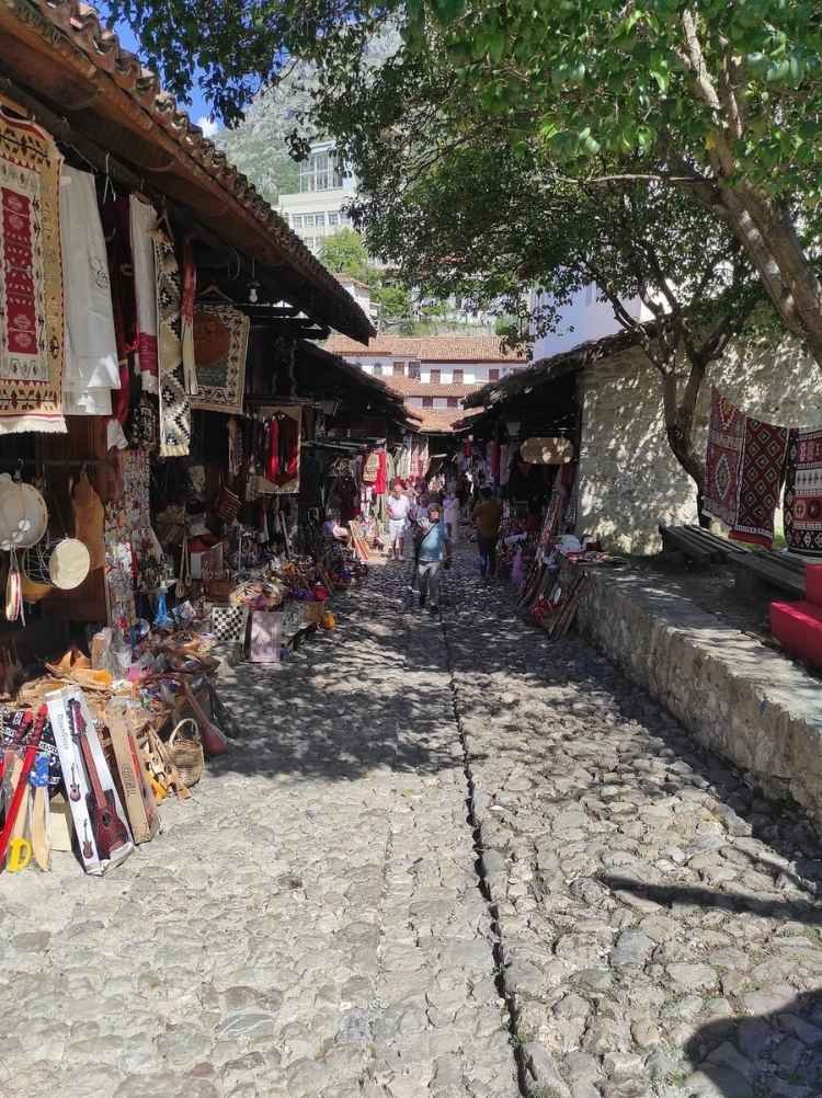 calles en el Bazar de Kruja