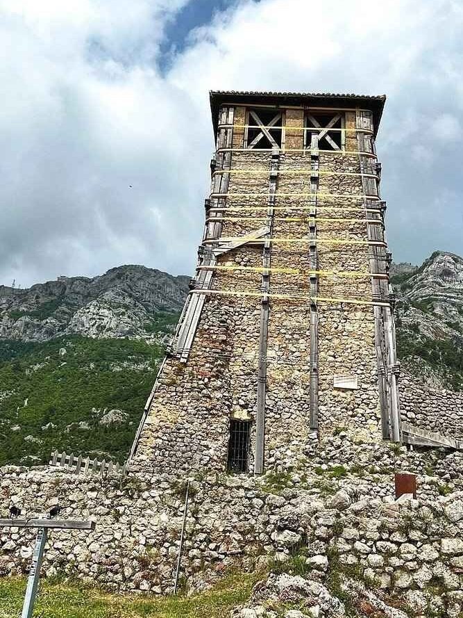 Torre del reloj de los lugares que ver en kruje