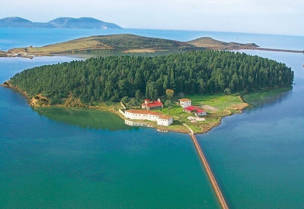 monasterio en vlora albania